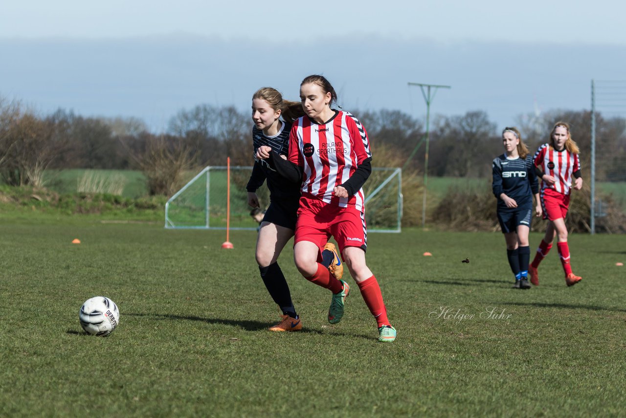 Bild 51 - C-Juniorinnen TSV Zarpen - TuS Tensfeld : Ergebnis: 2:1